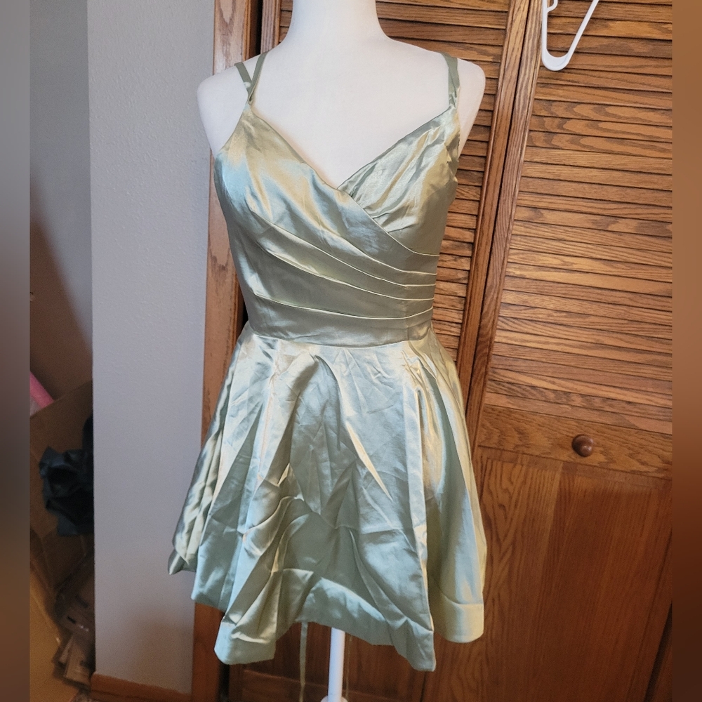NEW Elegant Satin Formal Mini Dress Sage Green Size‎ 6